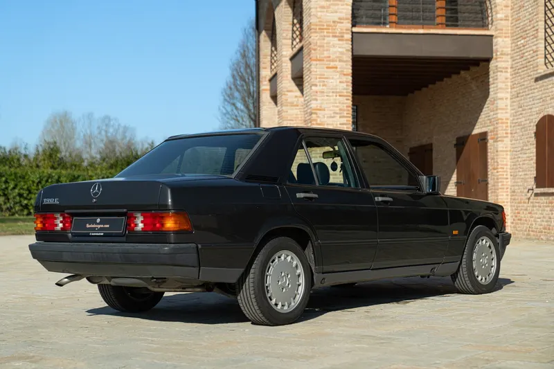 Mercedes-Benz 190 E 6