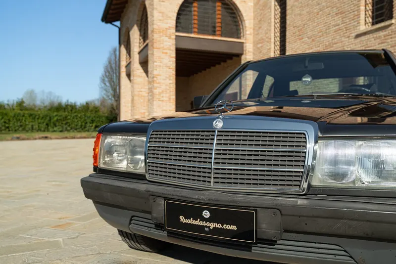 Mercedes-Benz 190 E 23