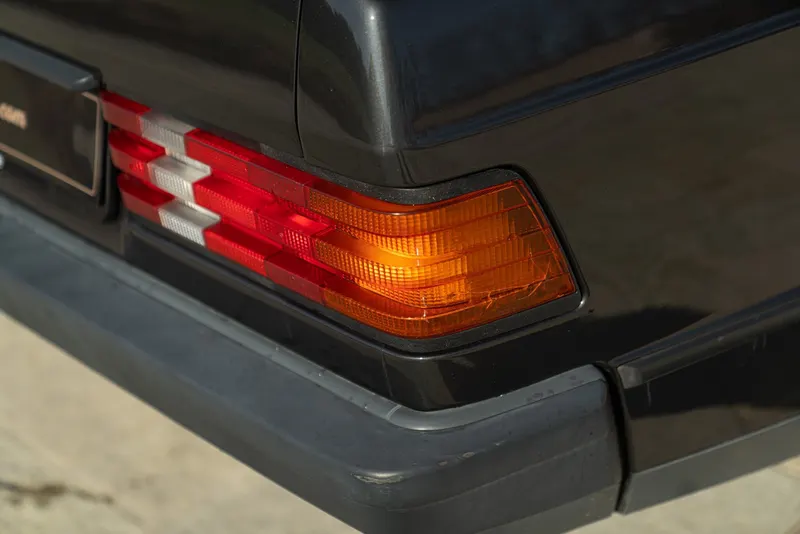 Mercedes-Benz 190 E 11