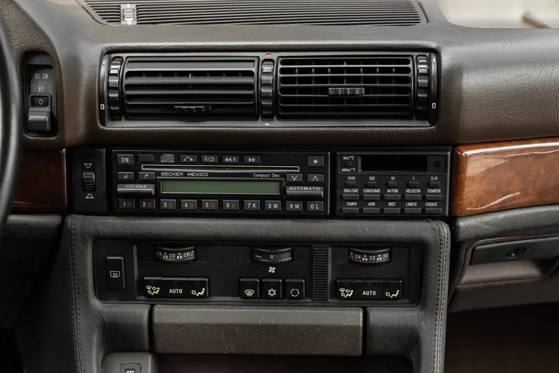 BMW 750 il 26