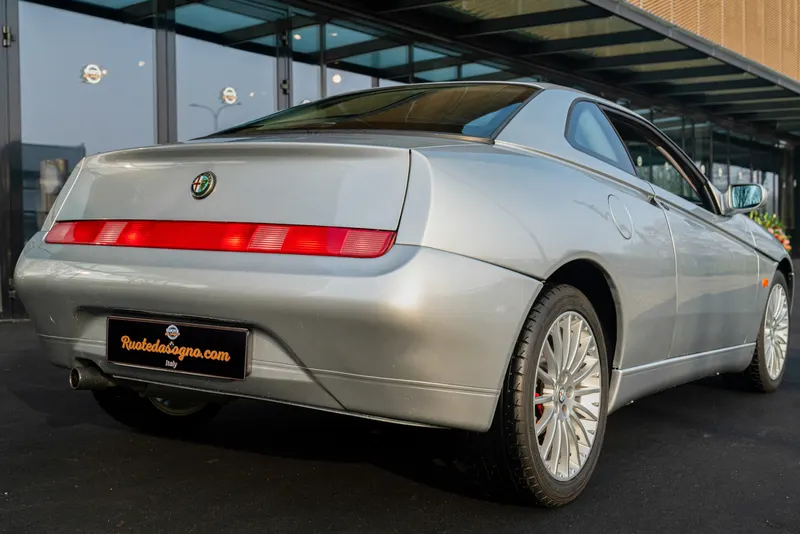 Alfa Romeo GTV 2.0 JTS 16V 10