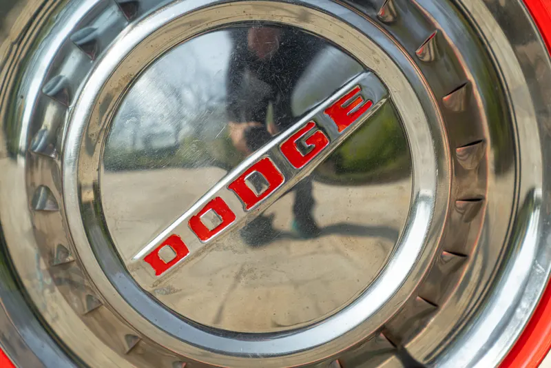 Dodge V-EIGHT 30