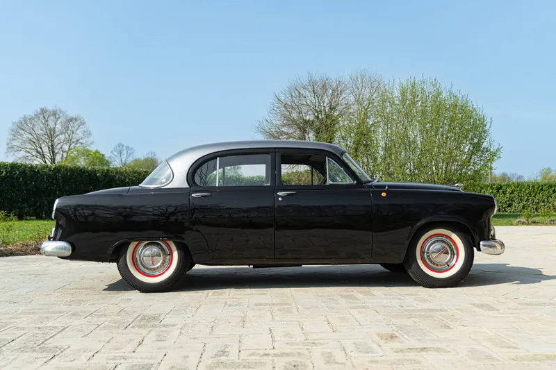 Dodge V-EIGHT 4