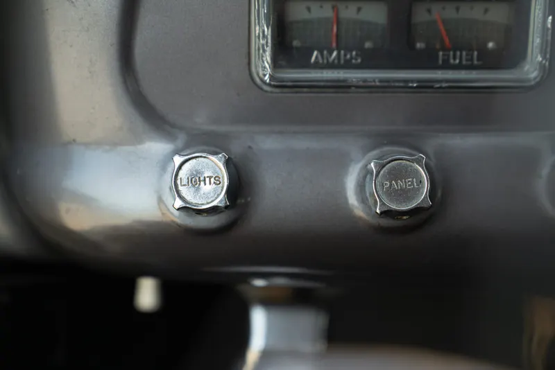 Dodge V-EIGHT 41