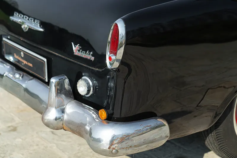 Dodge V-EIGHT 21