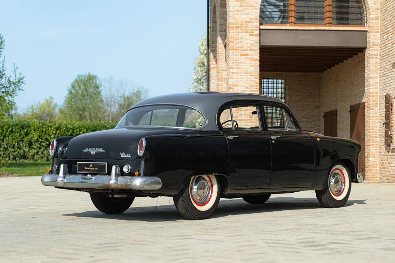 Dodge V-EIGHT 7