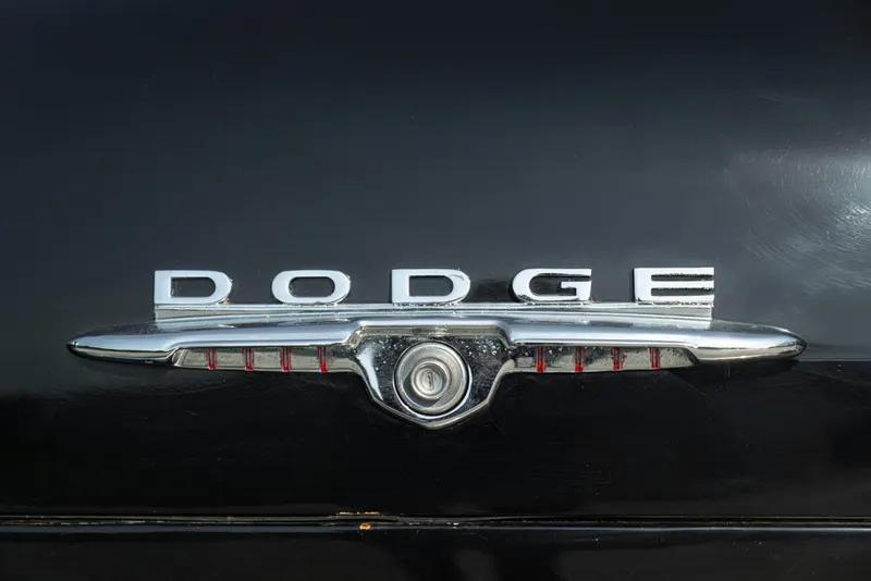 Dodge V-EIGHT 23