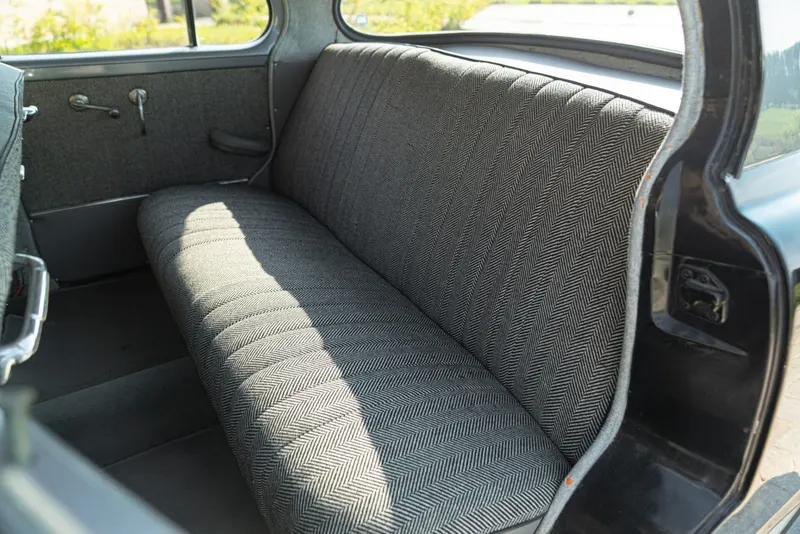 Dodge V-EIGHT 34