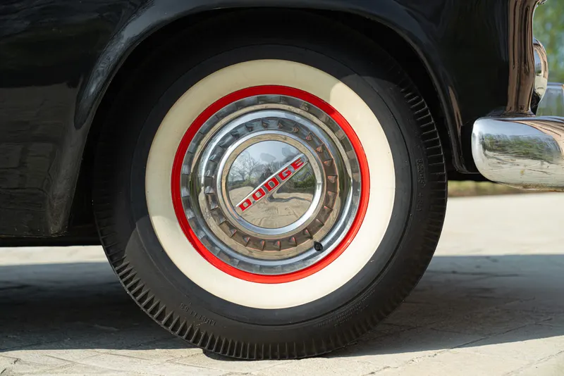 Dodge V-EIGHT 29