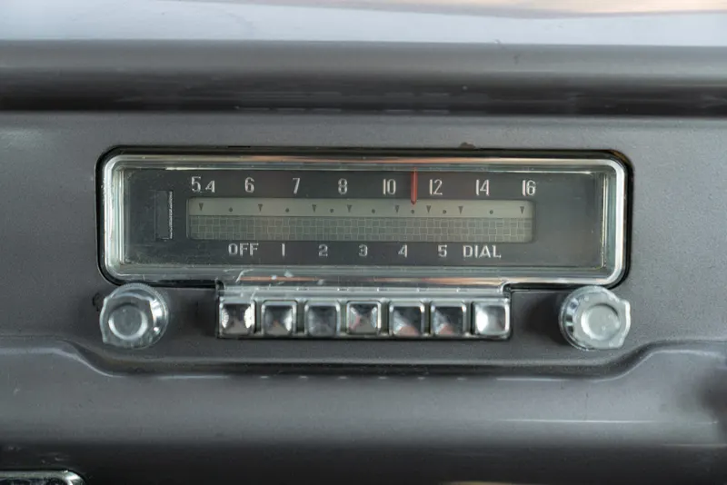 Dodge V-EIGHT 43