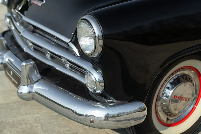Dodge V-EIGHT 20