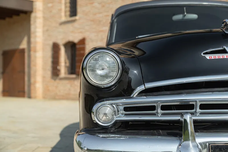 Dodge V-EIGHT 12