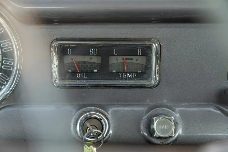 Dodge V-EIGHT 47