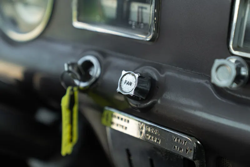 Dodge V-EIGHT 45