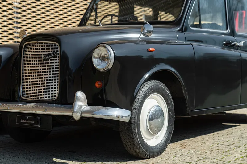 FX4 “LONDON TAXI” 19