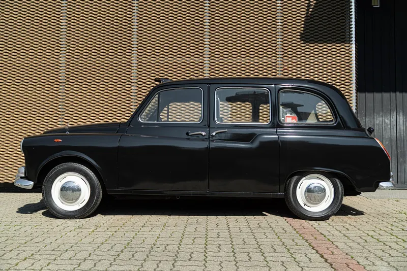 FX4 “LONDON TAXI” 3