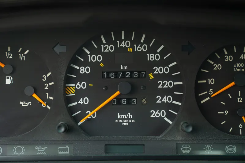 Mercedes-Benz 320 E 41