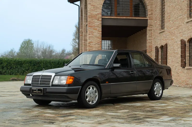 Mercedes-Benz 320 E 50