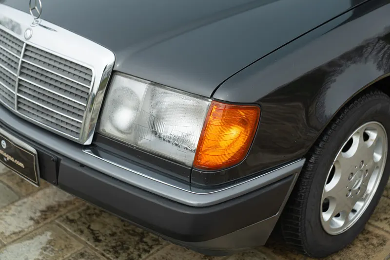 Mercedes-Benz 320 E 19
