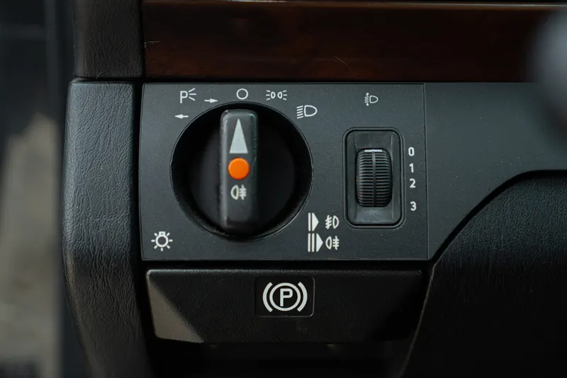 Mercedes-Benz 320 E 37