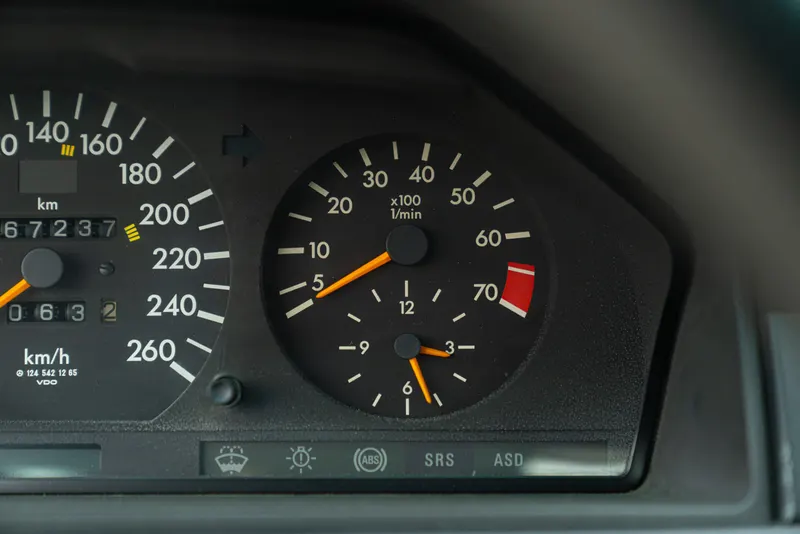 Mercedes-Benz 320 E 42