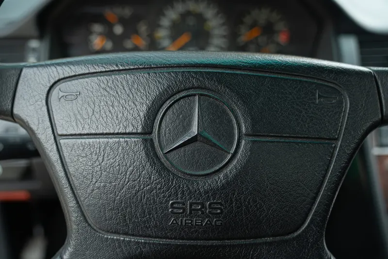 Mercedes-Benz 320 E 31