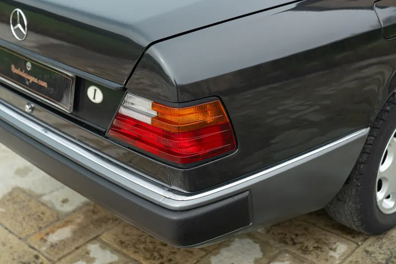 Mercedes-Benz 320 E 20