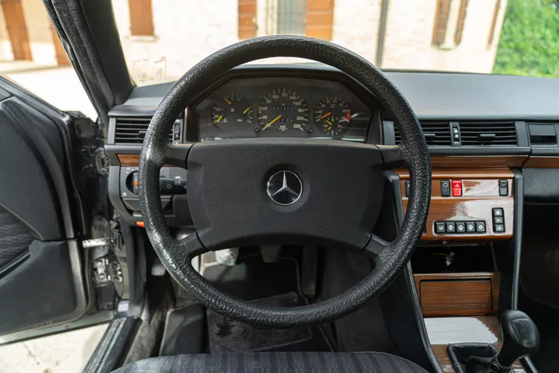 Mercedes-Benz CE 200 COUPE’ 38