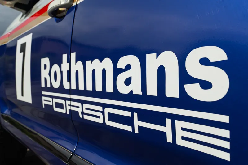 Porsche CAYENNE S LIVREA ROTHMANS 28