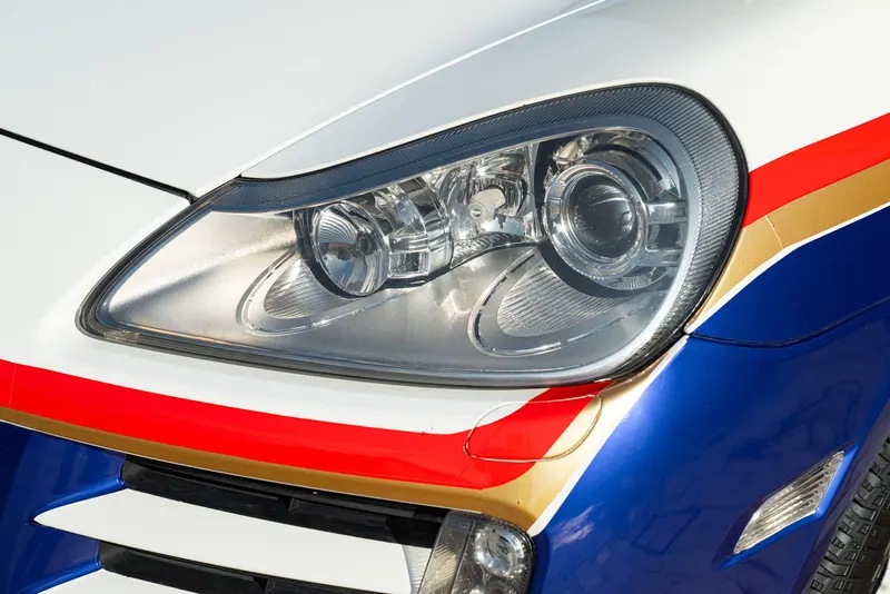 Porsche CAYENNE S LIVREA ROTHMANS 25
