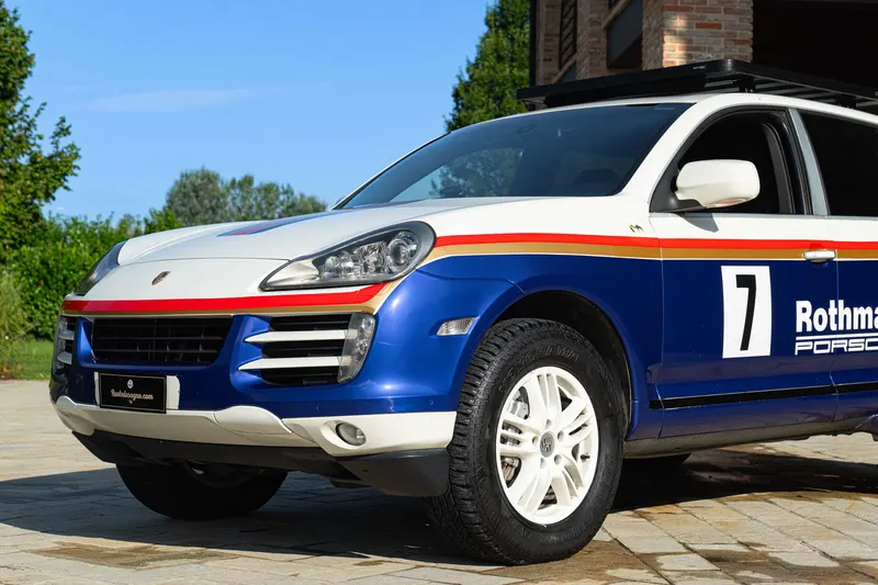 Porsche CAYENNE S LIVREA ROTHMANS 26