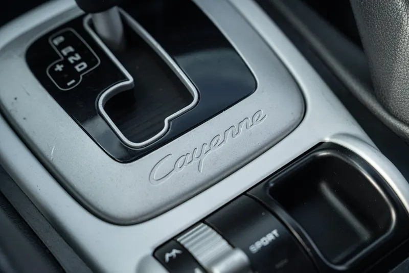 Porsche CAYENNE S LIVREA ROTHMANS 55