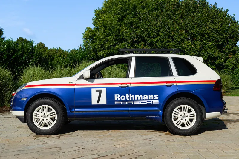 Porsche CAYENNE S LIVREA ROTHMANS 4
