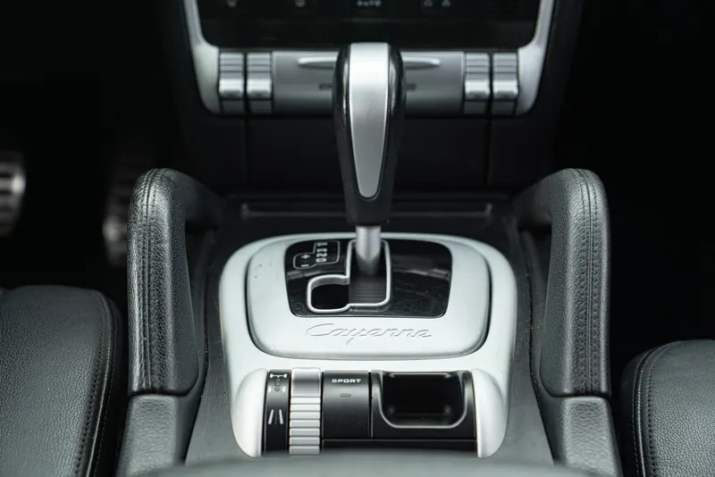 Porsche CAYENNE S LIVREA ROTHMANS 61