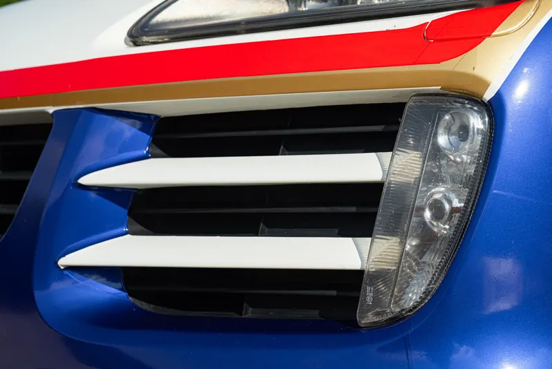 Porsche CAYENNE S LIVREA ROTHMANS 21