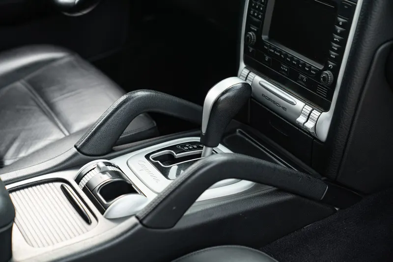 Porsche CAYENNE S LIVREA ROTHMANS 63