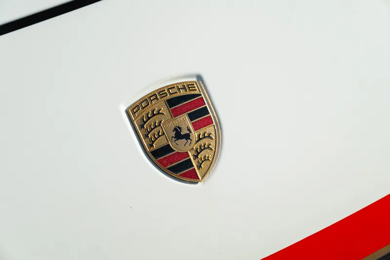Porsche CAYENNE S LIVREA ROTHMANS 23