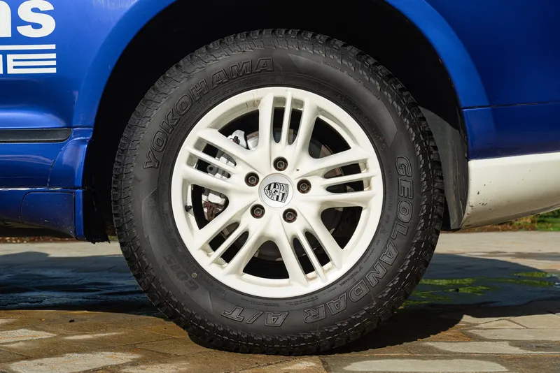 Porsche CAYENNE S LIVREA ROTHMANS 30