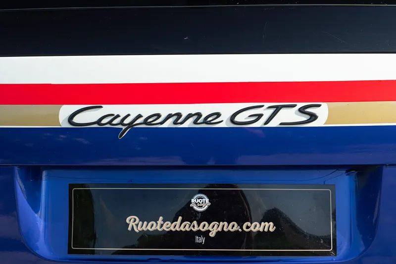 Porsche CAYENNE S LIVREA ROTHMANS 14
