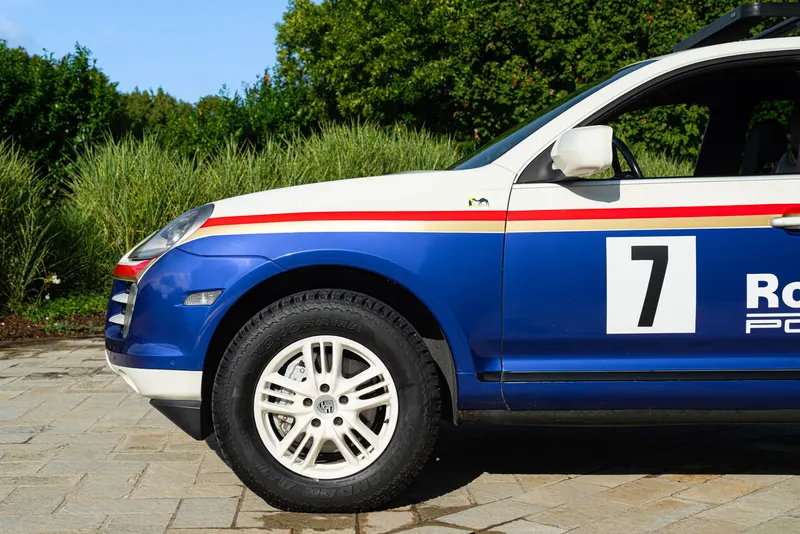 Porsche CAYENNE S LIVREA ROTHMANS 19