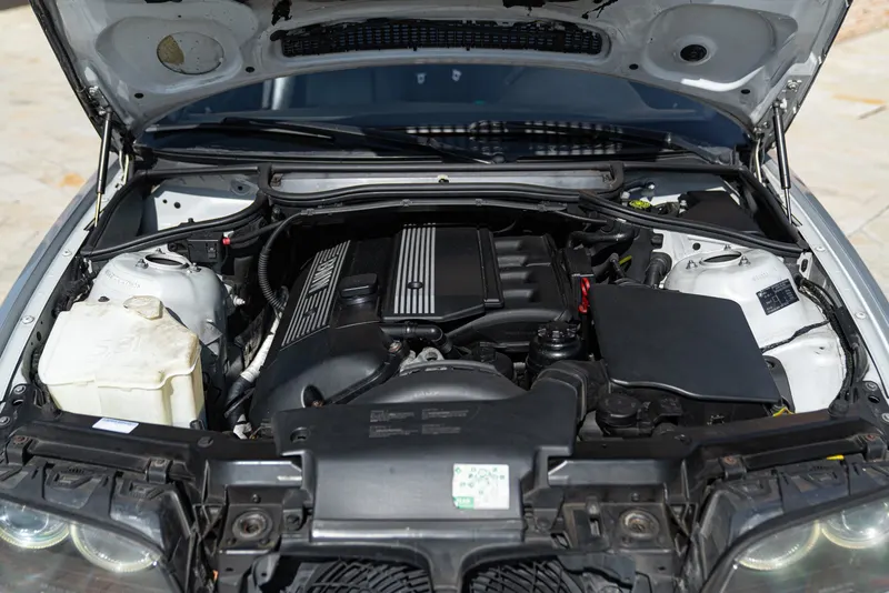 BMW 320 Ci 53