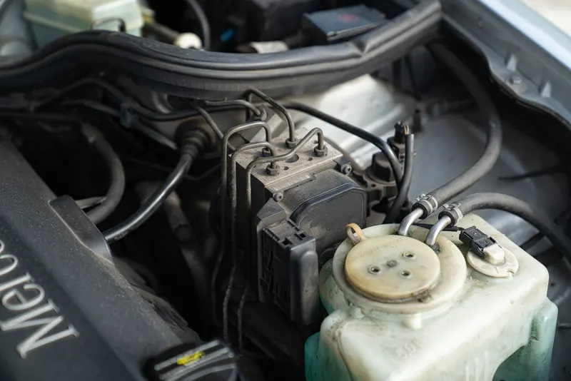 Mercedes-Benz E430 V8 54