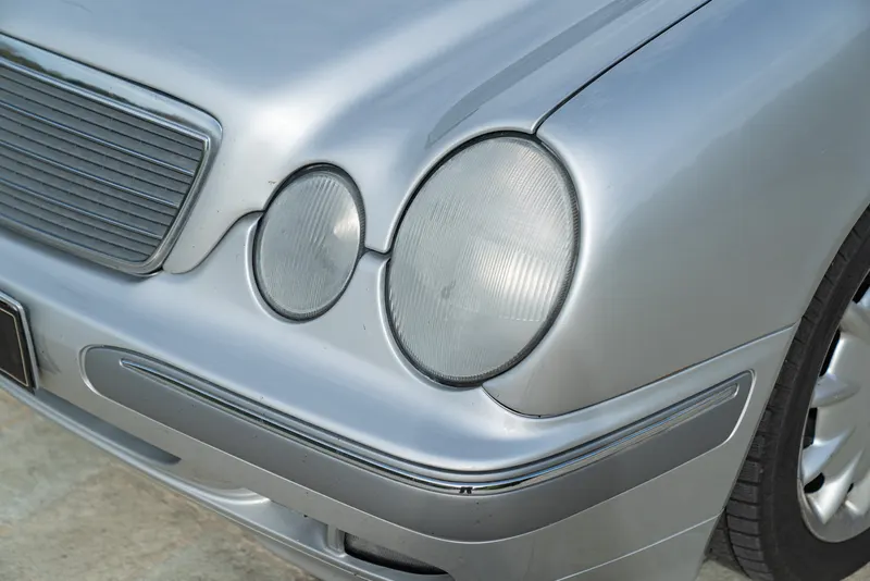 Mercedes-Benz E430 V8 22