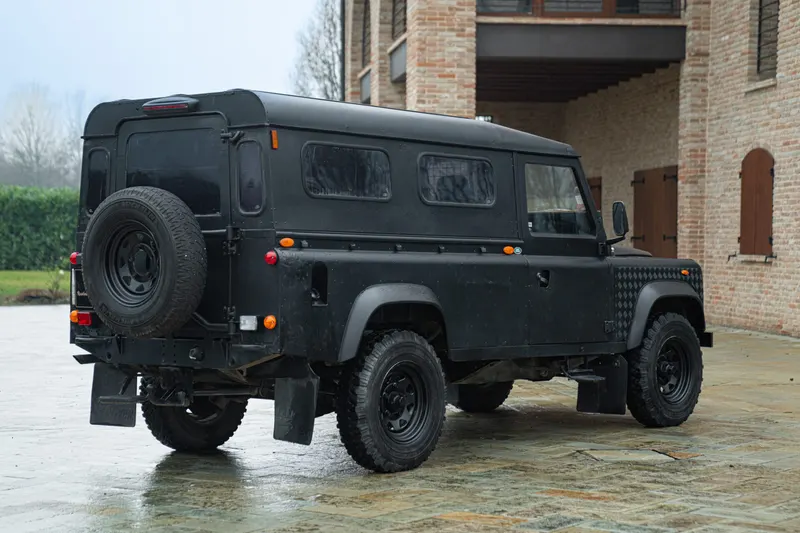 DEFENDER 8