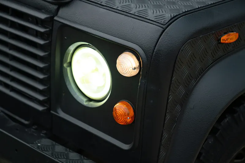 DEFENDER 27