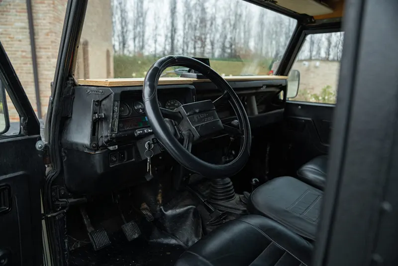 DEFENDER 33