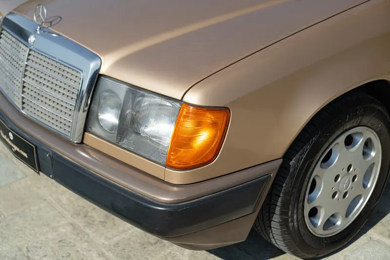 Mercedes-Benz 300 CE 11