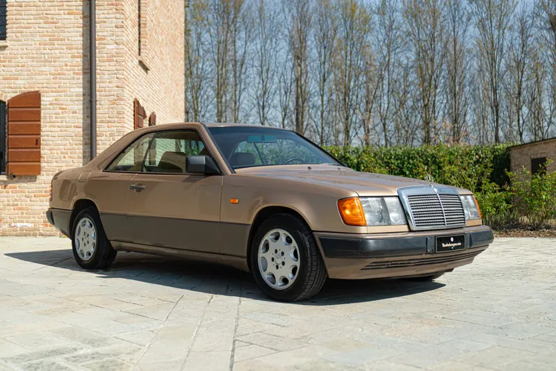 Mercedes-Benz 300 CE 2