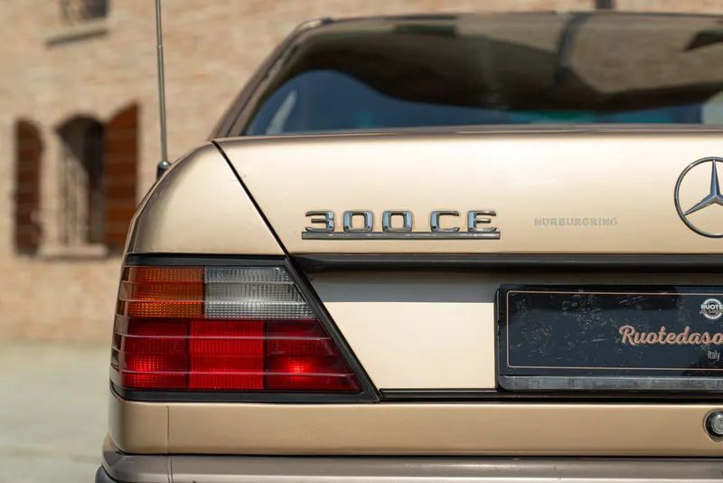Mercedes-Benz 300 CE 14