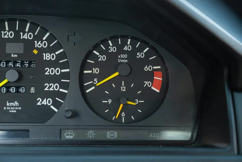 Mercedes-Benz 300 CE 39